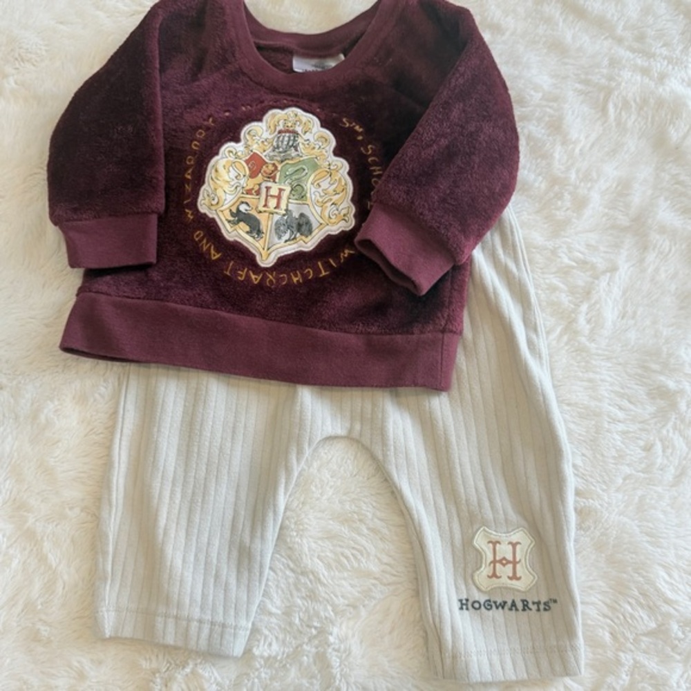 Hogwarts Fleece Infant Sweatshirt Pants Harry Potter 2 pc Set Sz 6-9 Mo. BAA